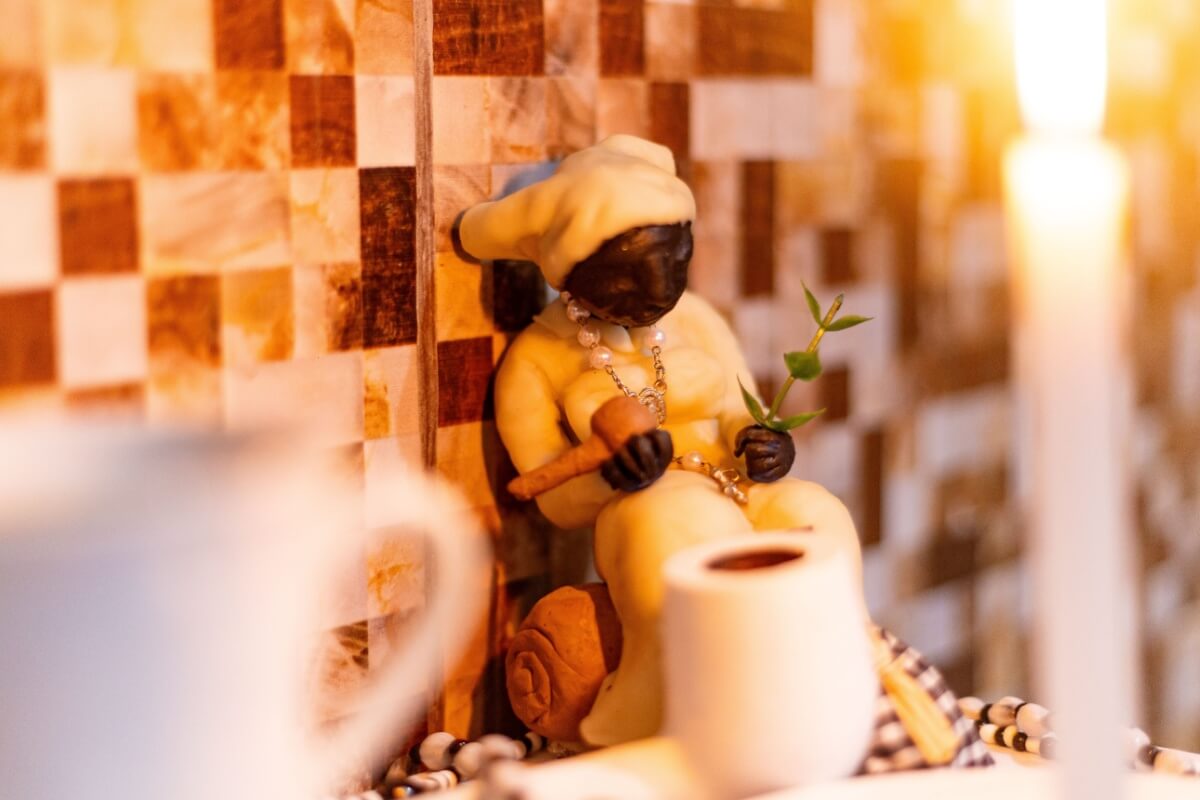 Os Pretos Velhos transformaram o sofrimento em ensinamentos e fé viva (Imagem: Cristian Maciel06 | Shutterstock) 