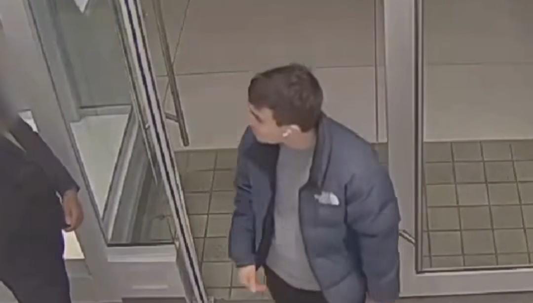 Imagem - Polícia americana procura por jovem que roubou joia da Tiffany avaliada em R$ 151 mil