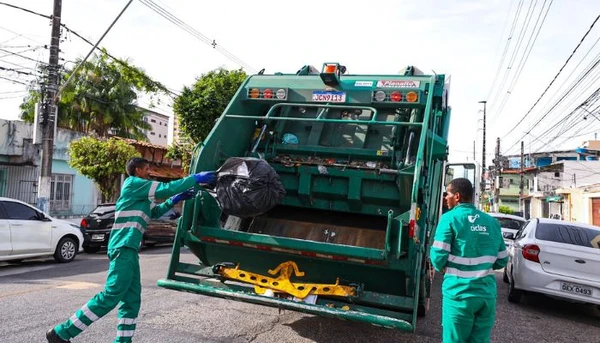 Prefeitura de Belém divulga horários da coleta de lixo por bairro e reforça alerta sobre descarte correto