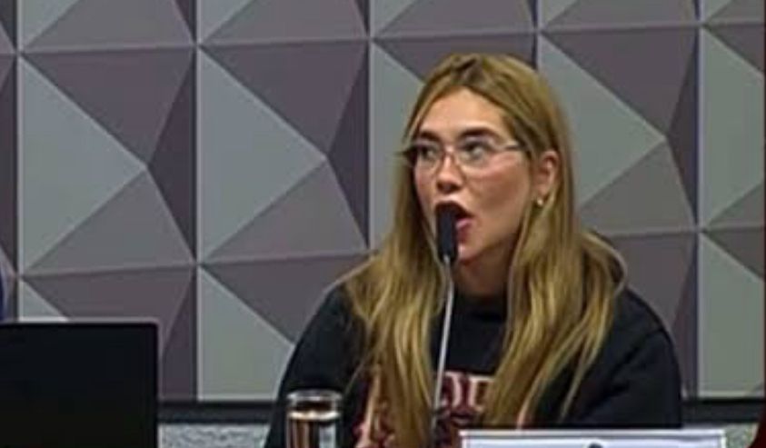 Imagem - Virgínia se atrapalha e confunde microfone com canudo na CPI das Bets; assista