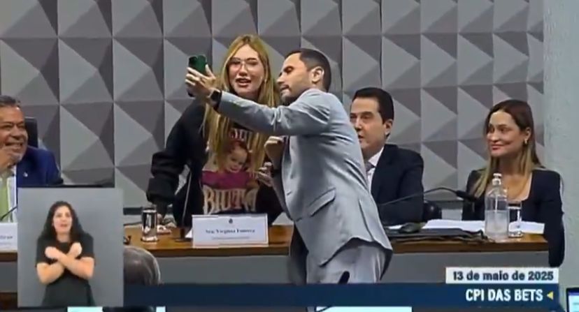 Imagem - Durante CPI com Virgínia, senador defende e tira selfie com influenciadora ; assista