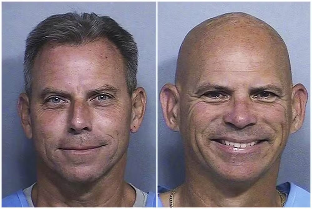 Erik e Lyle Menendez foram condenados à prisão perpétua em 1989 por terem assassinado os pais. No julgamento, eles alegaram legitima defesa para fugir de abusos.