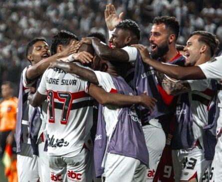 Tricolor tenta manter a liderança do grupo - 