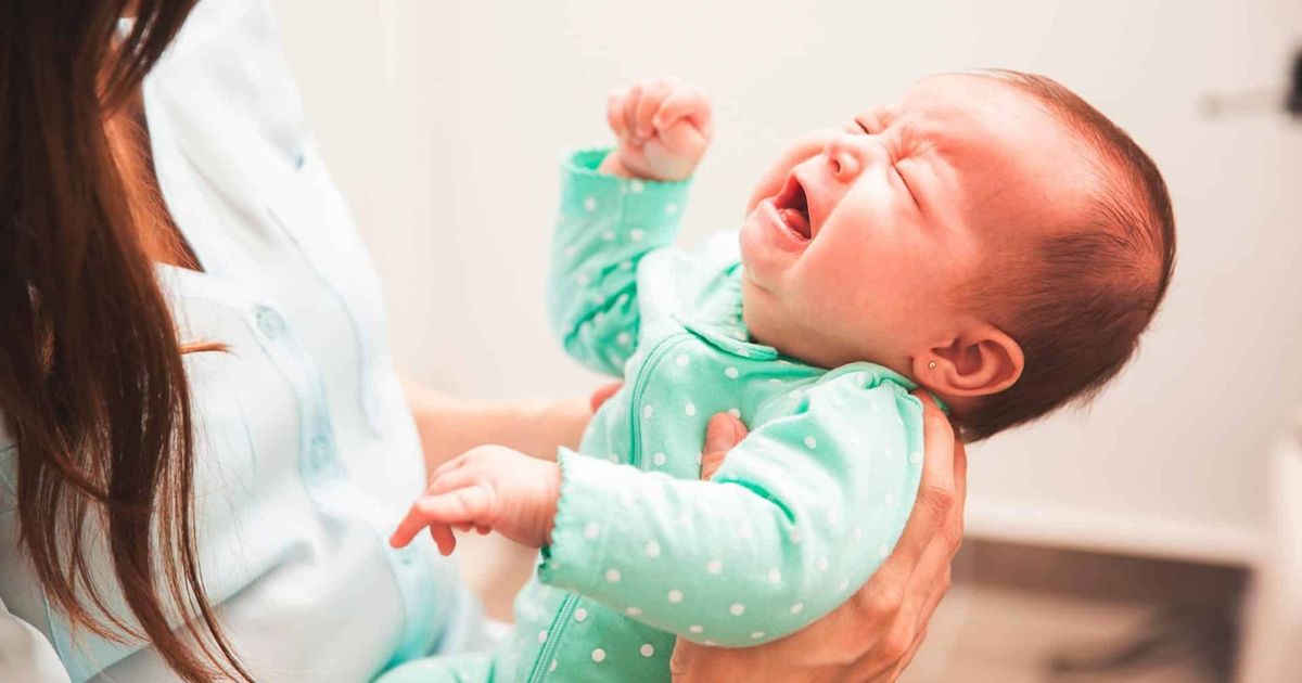 Crise dos 3 meses no bebê: especialista explica o que é e quais são os ...