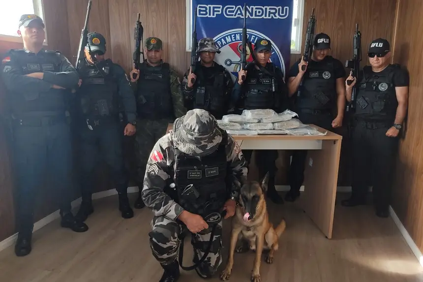 (A operação contou com o apoio de policiais civis, militares e do Corpo de Bombeiros. )
