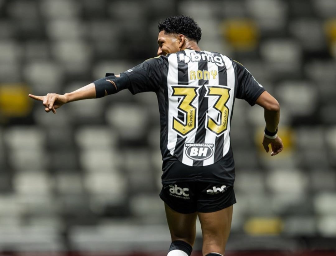 Rony marcou um dos gols da vitória do Galo -
