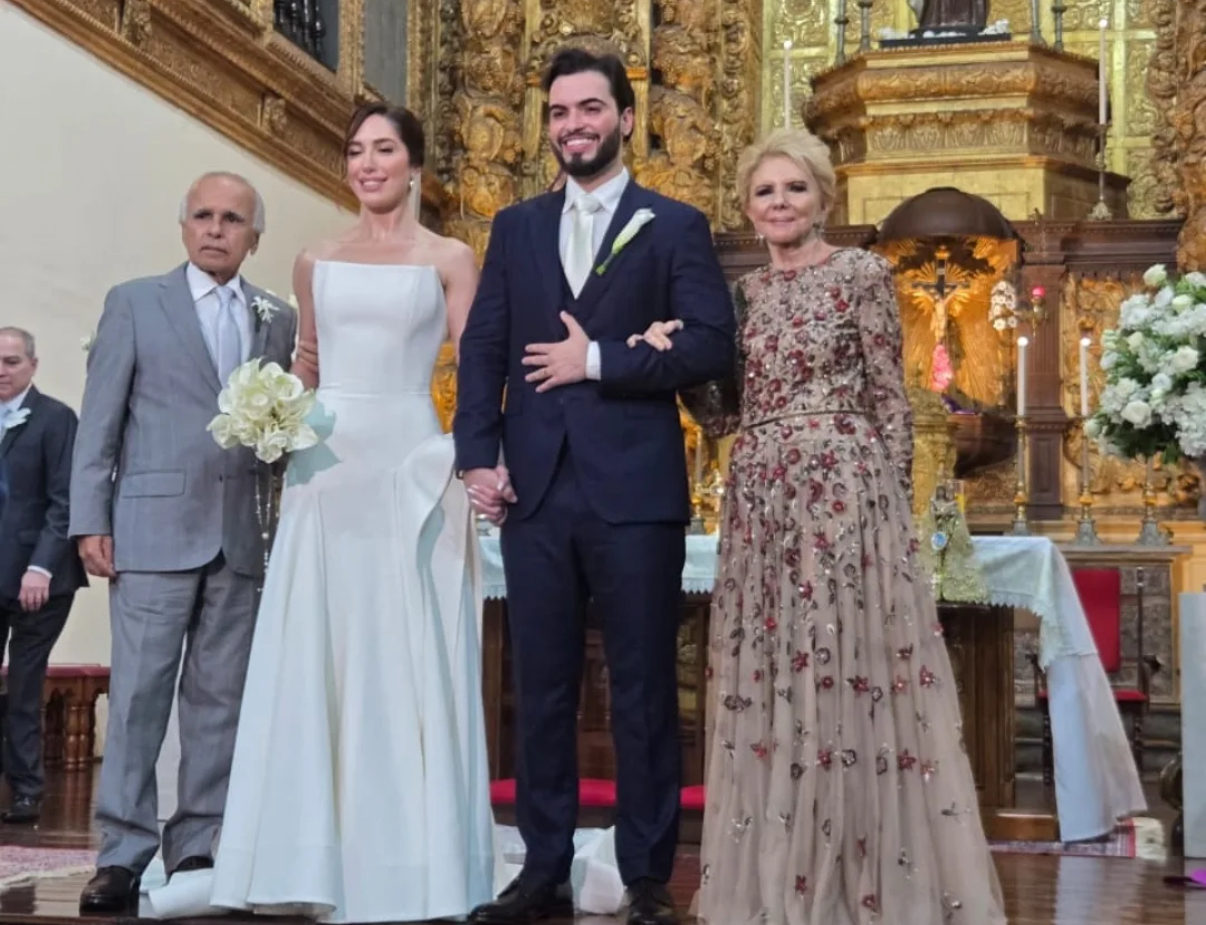 Carlos e Gilka Ferro e Silva, avós do noivo, com Letícia e Victor Ferro e Silva