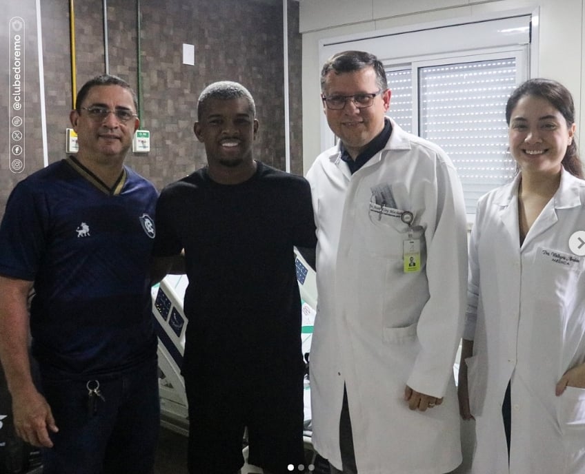 Volante Jaderson recebe alta após 13 dias internado.