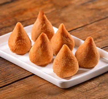 Imagem - 7 receitas de coxinha fit para comer sem culpa