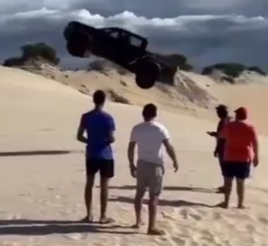 Imagem - Manobra absurda nas dunas revolta autoridades em Aracati; assista