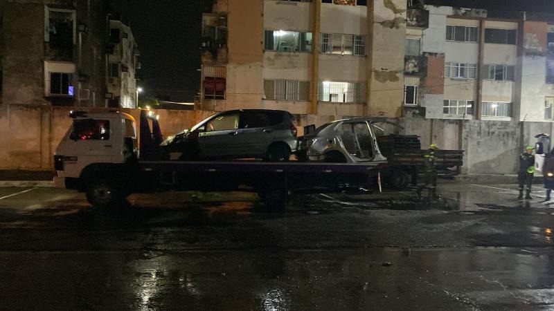 Imagem - Cerca de 11 carcaças de veículos abandonados foram removidas do bairro da Pedreira, em Belém