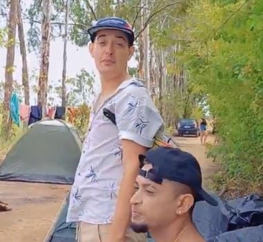 Imagem - Fãs de Carlinhos Maia enfrentam chuva forte durante acampamento no Rancho; assista