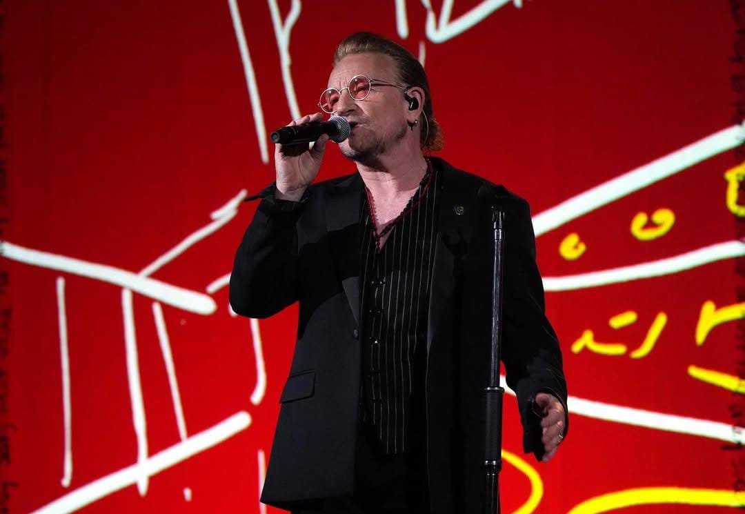 (Bono, líder do U2)