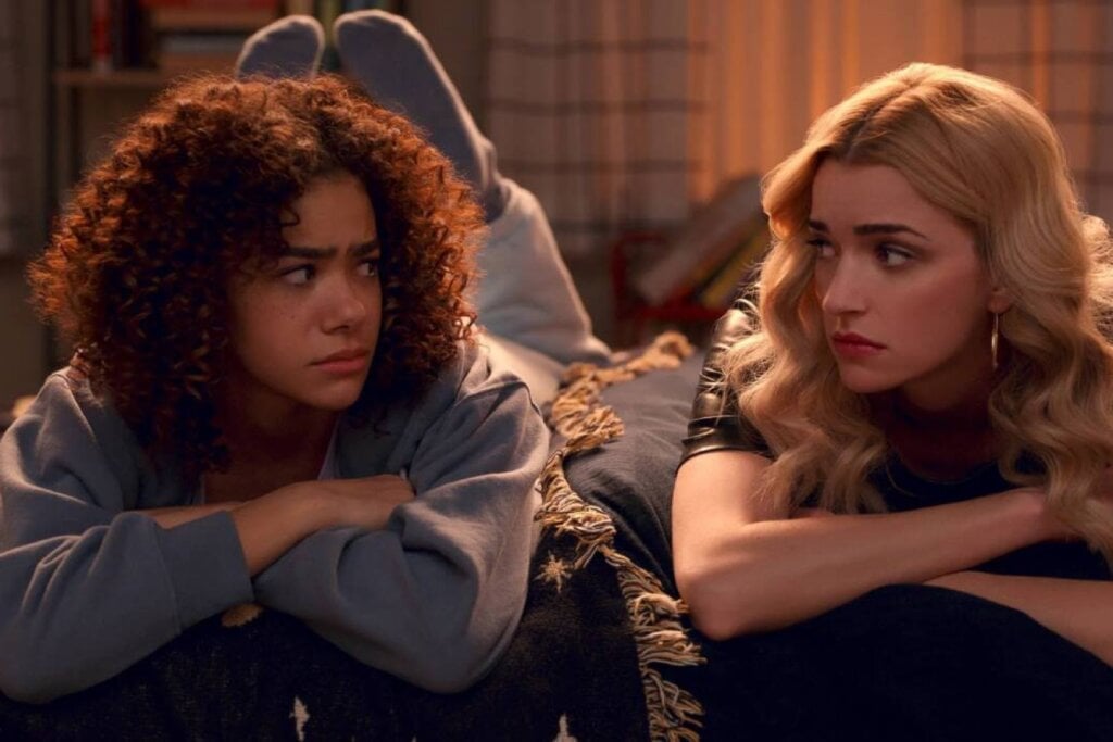 &#8220;Ginny e Georgia&#8221; explora a complexa relação entre mãe e filha (Imagem: Reprodução digital | Madica Productions, Critical Content, Dynamic Television e Netflix)