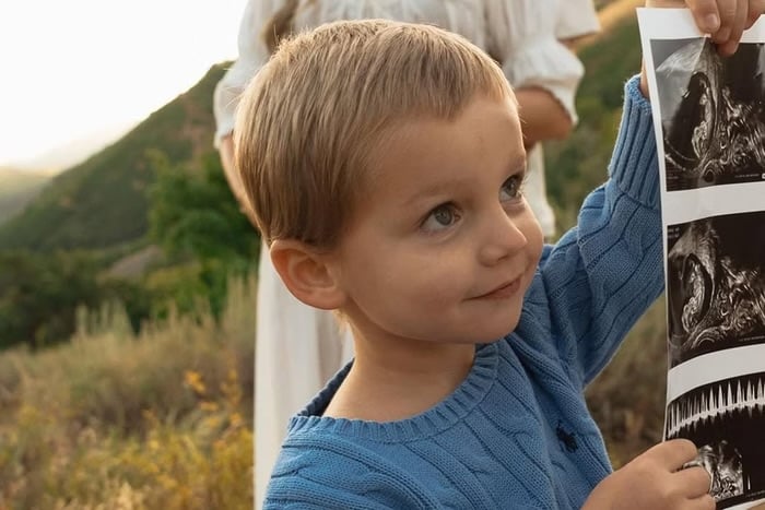 Filho de 3 anos de influenciadora Emilie Kiser morreu após se afogar na piscina de casa, no início da semana passada
