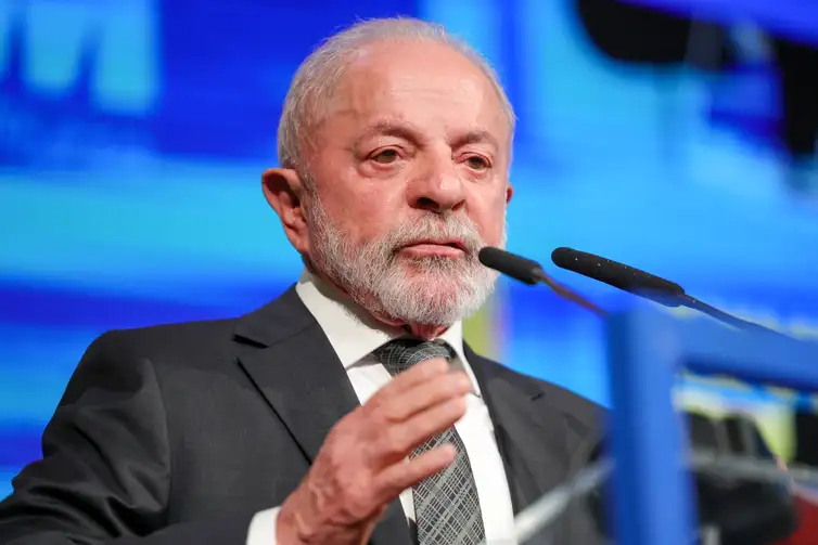 Lula é vaiado durante evento com prefeitos em Brasília