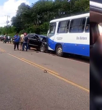 Imagem - Acidente envolvendo um ônibus e um carro particular é registrado na PA-391, em Santa Barbara