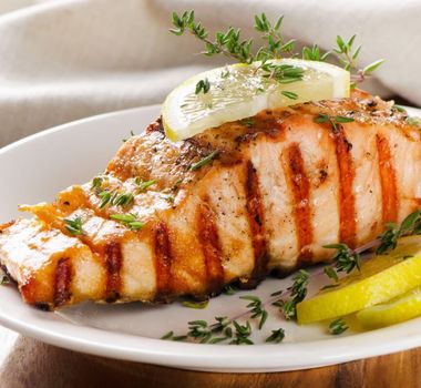 Imagem - 7 receitas com salmão ricas em proteínas