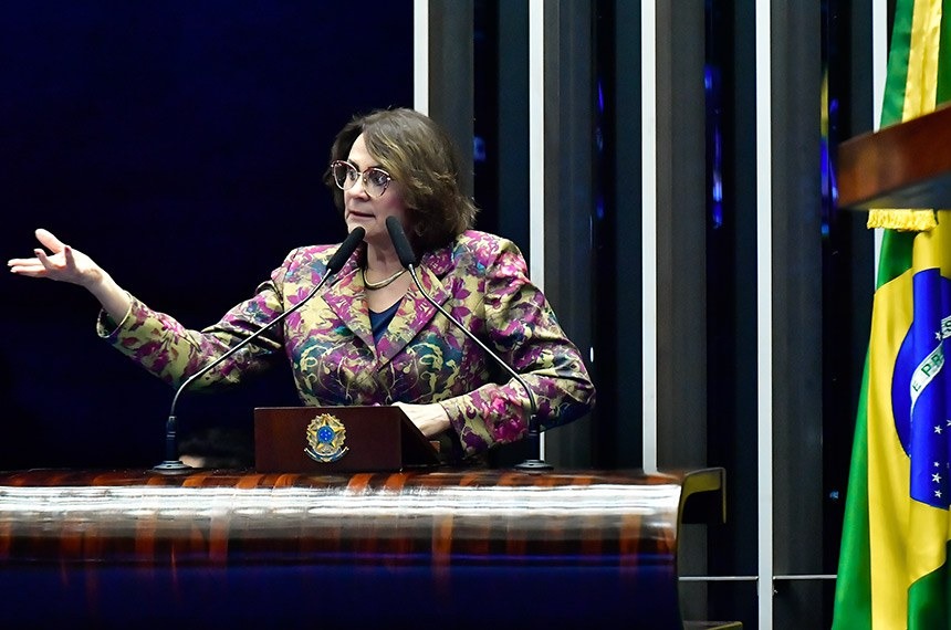 A senadora Damares Alves (Republicanos-DF), no plenário.