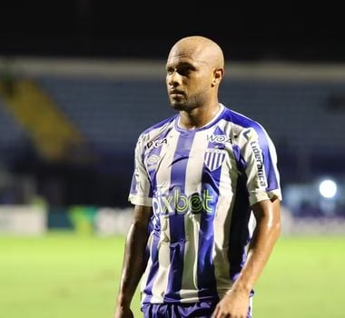 Imagem - Paysandu oficializa contratação de Ronaldo Henrique, volante ex-Avaí e Sport