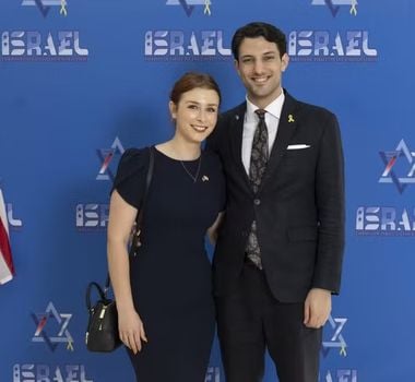 Imagem - Quem era o casal de Israel assassinado em ataque a tiros em Museu Judaico dos EUA?