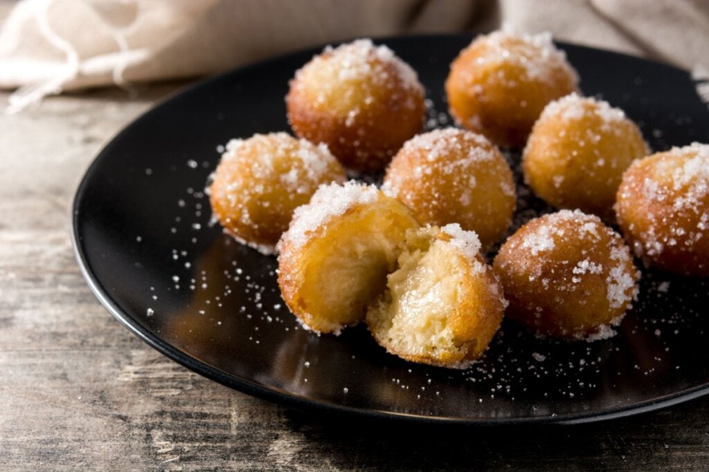 Bolinho de chuva de limão (Imagem: etorres | Shutterstock) 