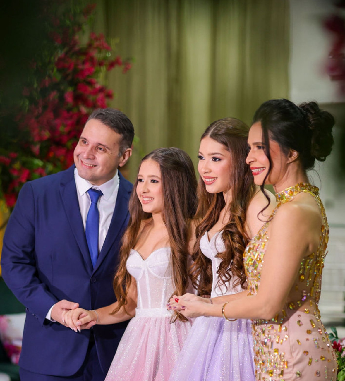 Átila e Iê Fernandez com as filhas 