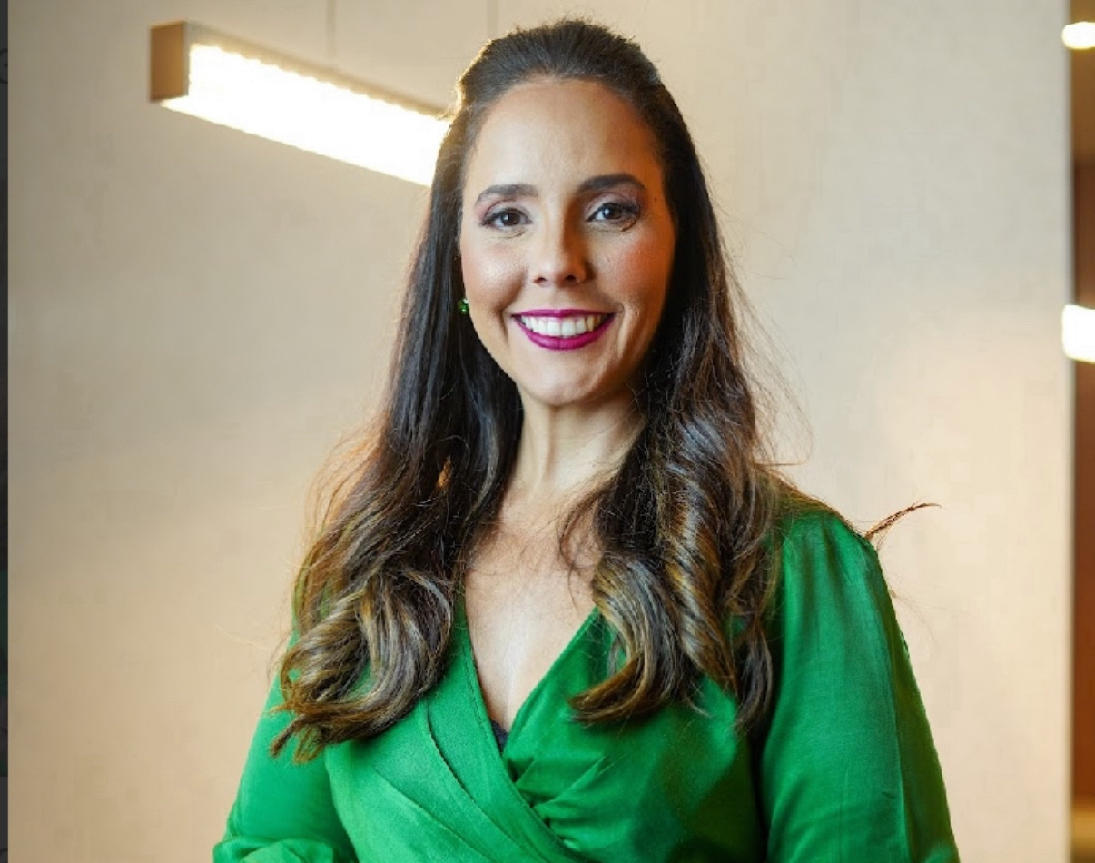 Dra. Vanessa Pereira, alergista e imunologista, oferecendo os testes top de linha que identificam alguns tipos de alergia