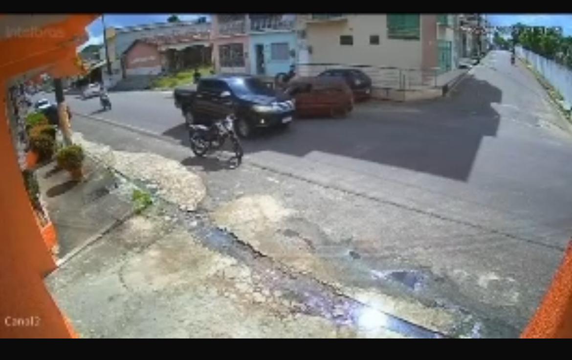 Imagem - Vídeo: motorista se envolve em acidente após veículo apresentar falha no freio em Bragança