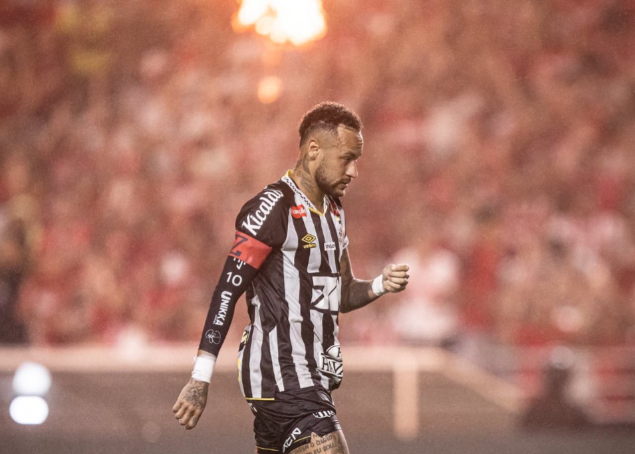 Neymar voltou a jogar pelo Peixe - 