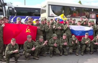 Rússia e Ucrânia finalizam a maior troca de prisioneiros em três anos de guerra, diz Moscou