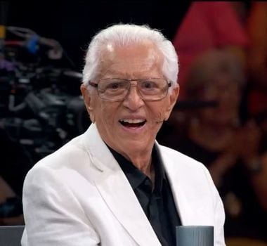 Imagem - Carlos Alberto de Nóbrega é homenageado na Globo e se emociona