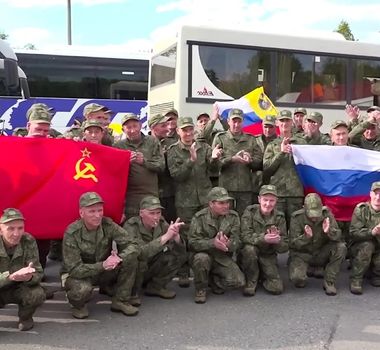Imagem - Rússia e Ucrânia finalizam a maior troca de prisioneiros em três anos de guerra, diz Moscou