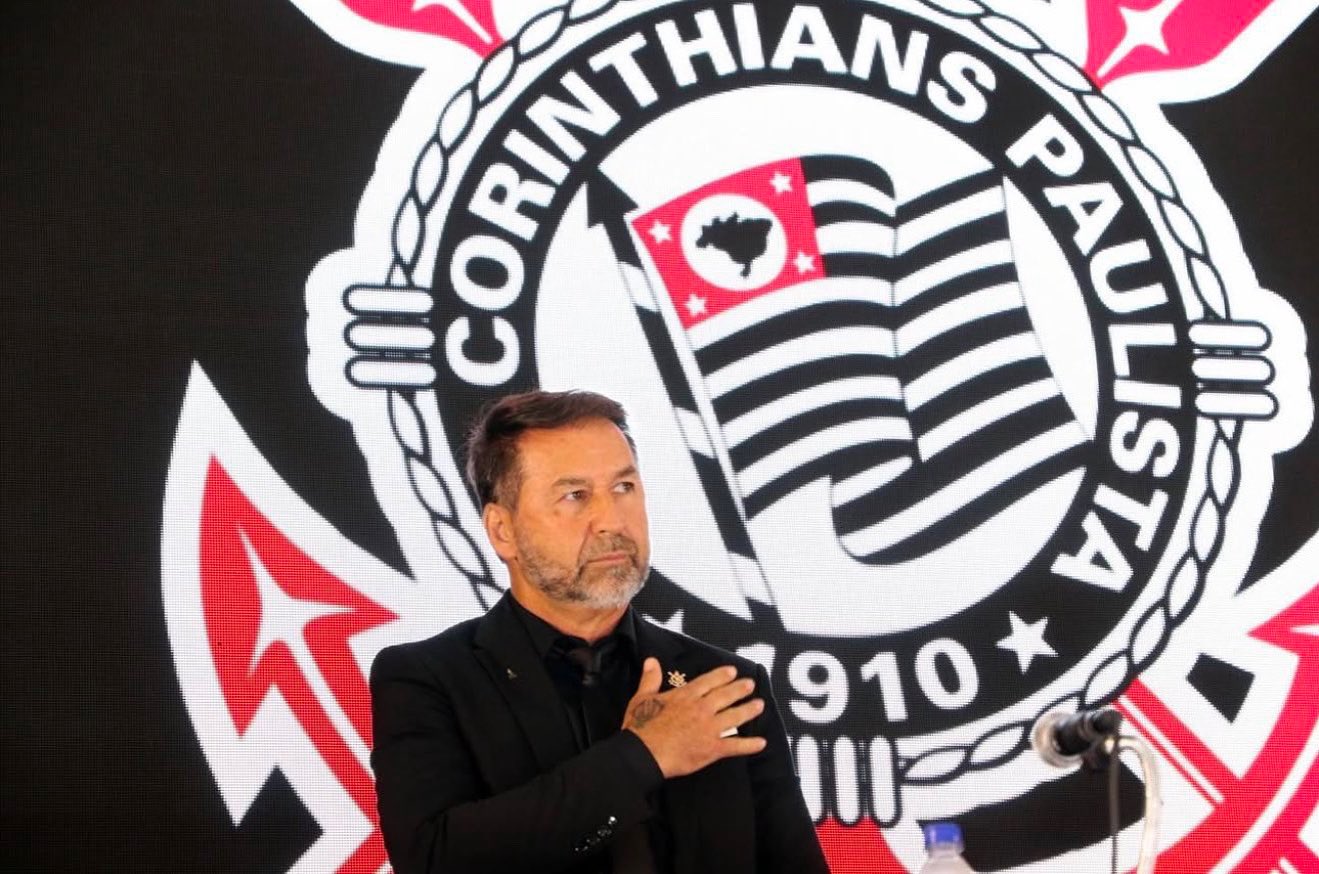 Imagem - Impeachment: conselho do Corinthians aprova afastamento de Augusto Melo da presidência