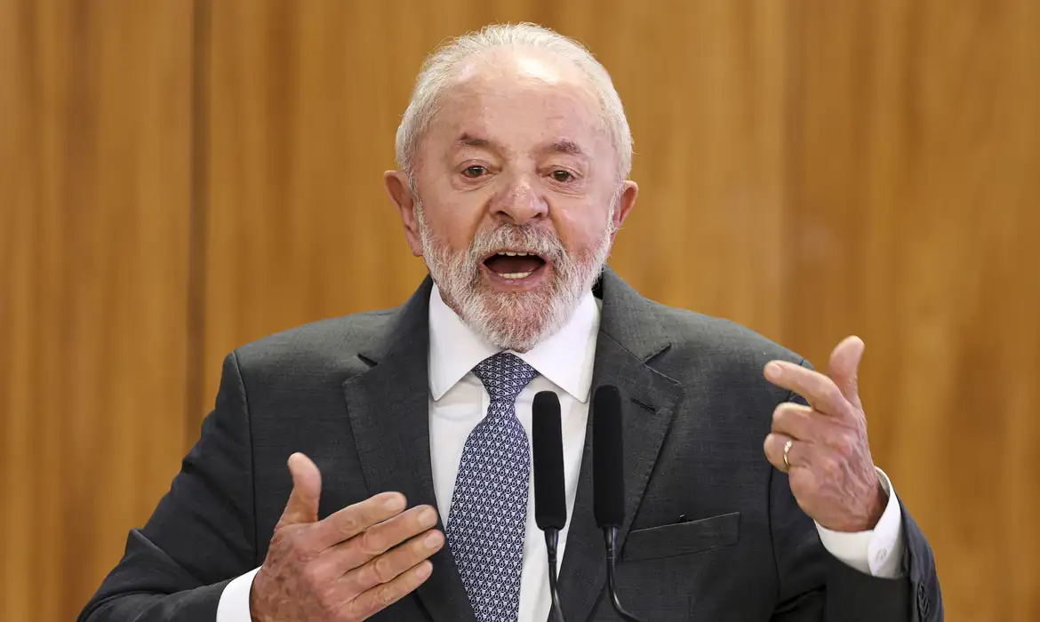 (Presidente Luiz Inácio Lula da Silva)