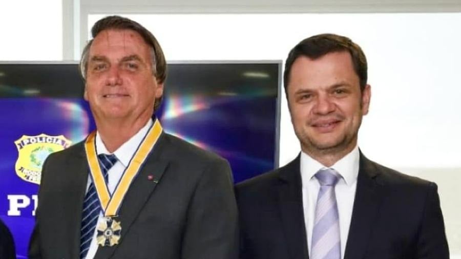 Imagem - Bolsonaro causou desconforto ao convocar Torres para live sobre urnas, diz delegado da PF