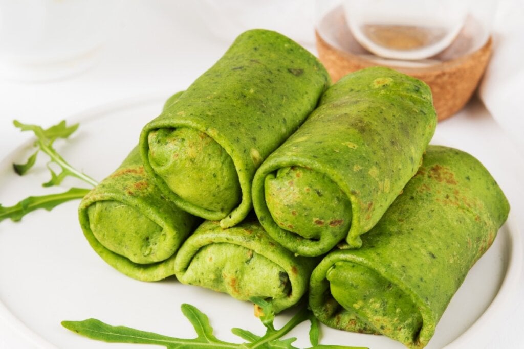 Panqueca de espinafre com queijo cottage (Imagem: Steve Lalich | Shutterstock)
