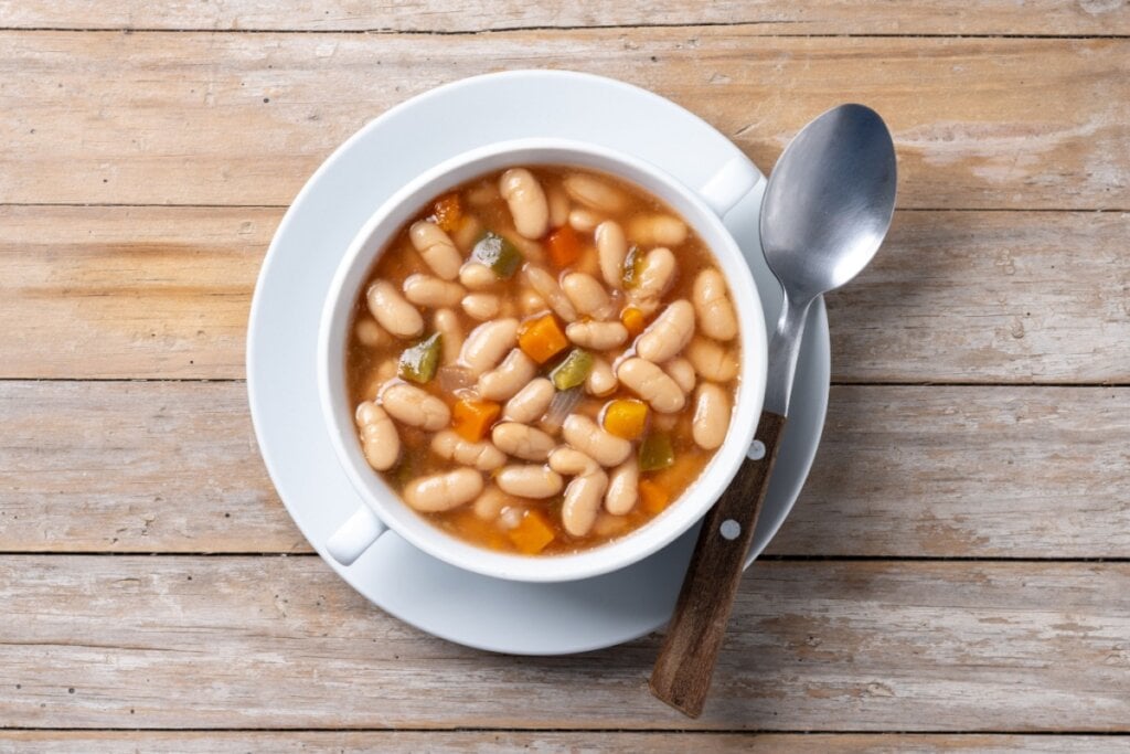 Sopa para preservar a massa magra (Imagem: etorres | Shutterstock) 