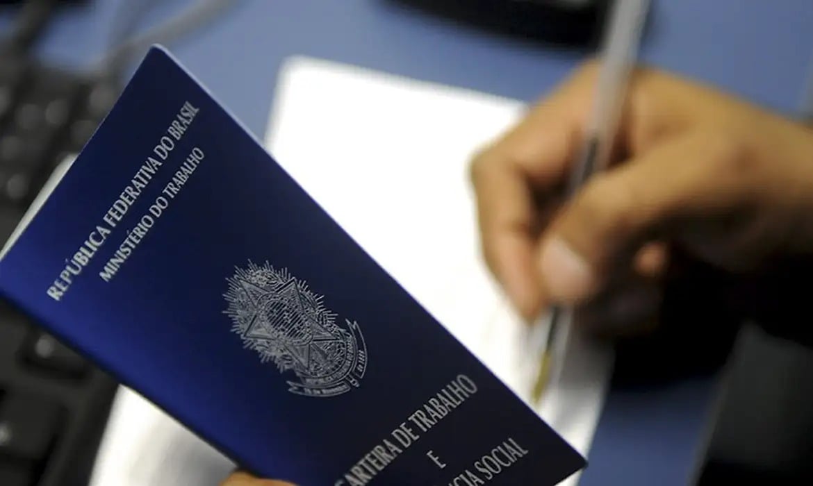 Imagem - Senador critica pejotização e alerta para ameaça aos direitos trabalhistas