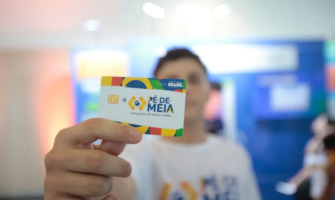 Imagem - Pé-de-Meia: nascidos em março e abril recebem hoje parcela de R$ 200