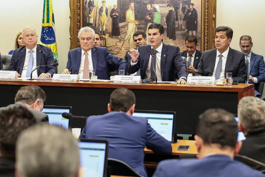 Helder Barbalho, governador do Pará, defendeu a formação de uma coalizão nacional para enfrentar, de forma coordenada e efetiva, o crime organizado no Brasil.