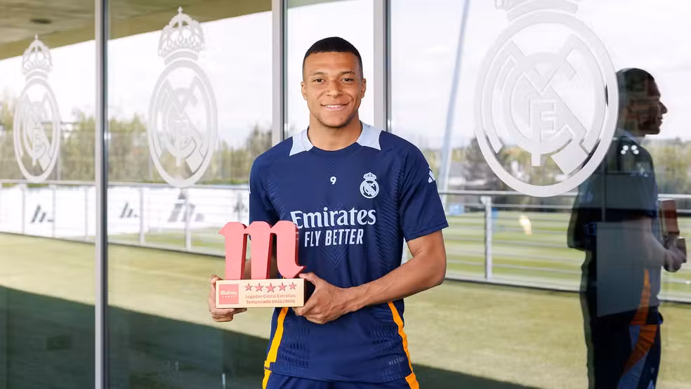 Mbappé é eleito craque da temporada no Real Madrid e quebra recorde em ano de estreia