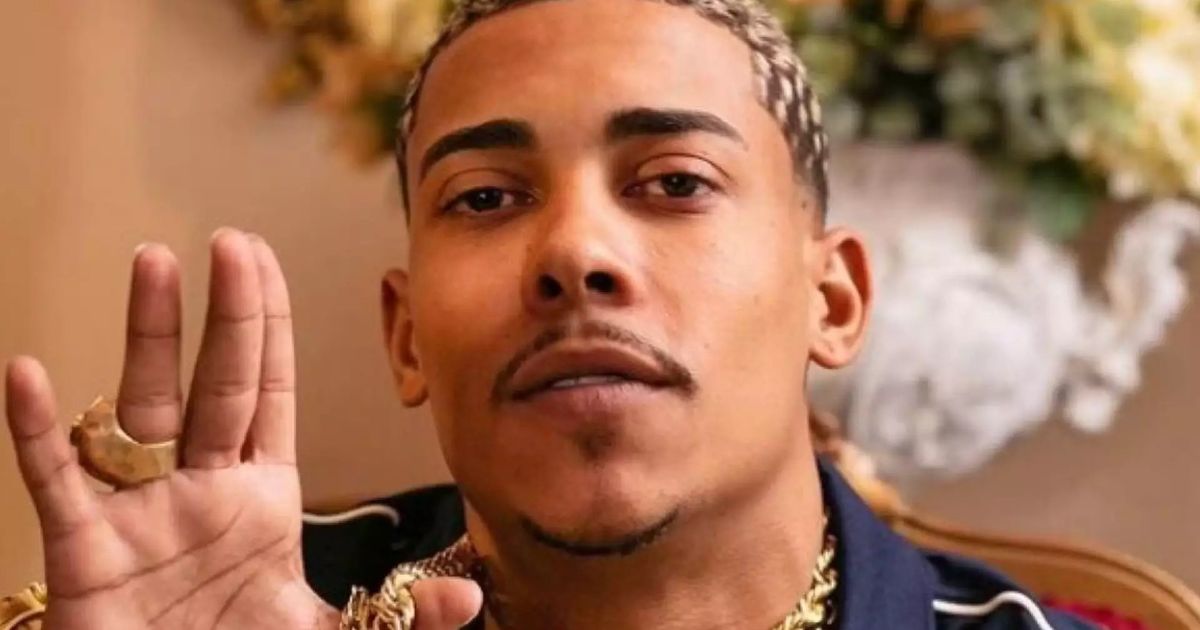 Policiais civis prenderam o cantor MC Poze do Rodo, nesta quinta-feira (29), no Rio de Janeiro.