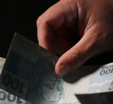 Imagem - Juro do consignado para setor privado sobe para 59,1% ao ano em abril
