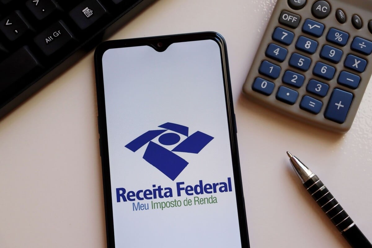 A entrega da declaração do imposto de renda trata-se de uma demonstração da responsabilidade fiscal do contribuinte brasileiro (Imagem: Brenda Rocha - Blossom | Shutterstock)