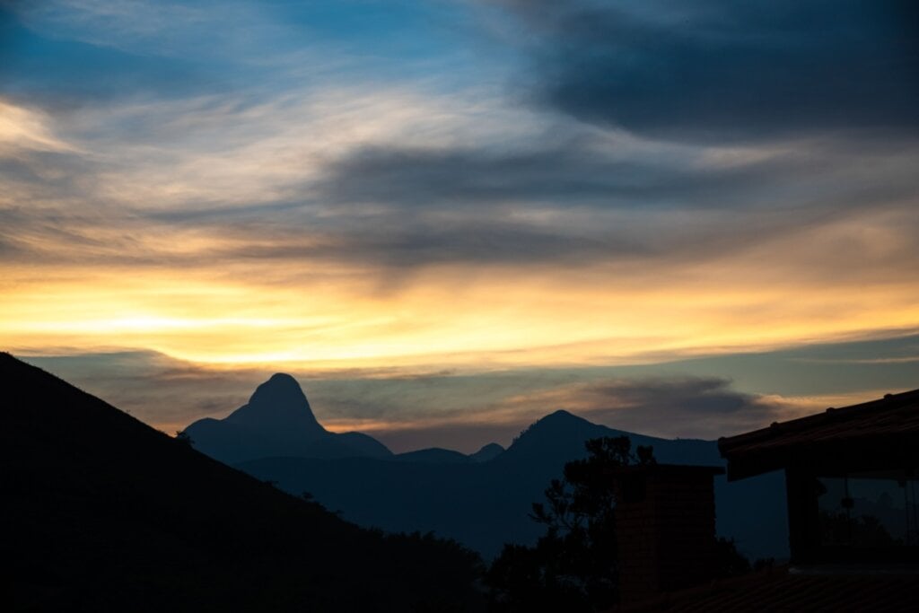 A Serra Fluminense apresenta temperaturas amenas e uma boa mistura de história com belas paisagens (Imagem: Pedro Costa Simeão | Shutterstock) 