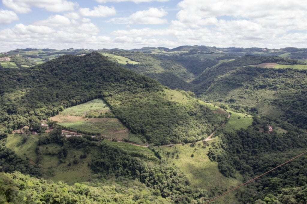 A Serra Gaúcha tem cidades e roteiros para todos os gostos (Imagem: jvanderfotos | Shutterstock) 
