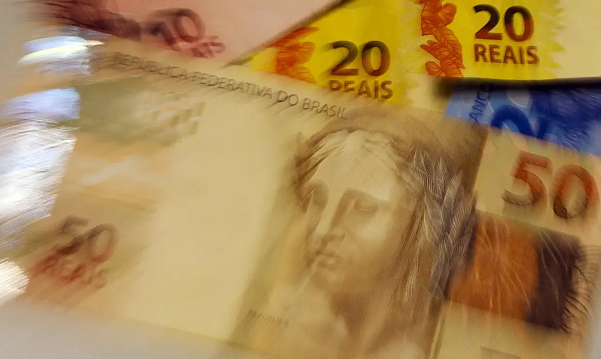 Superávit primário somou R$ 17,782 bilhões no mês passado -