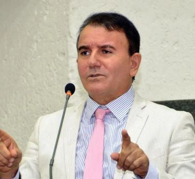 Imagem - Prefeito de Palmas afastado sofre infarto na prisão do quartel da PM