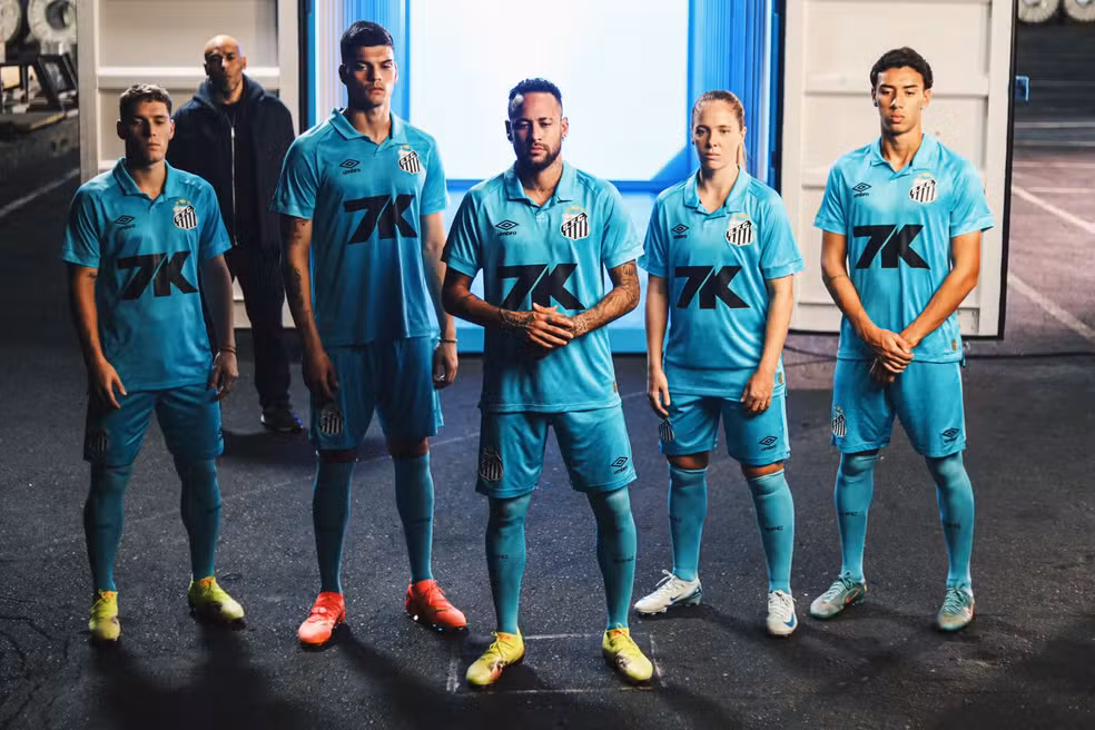 Imagem - Em tributo a Neymar, Santos lança camisa azul turquesa